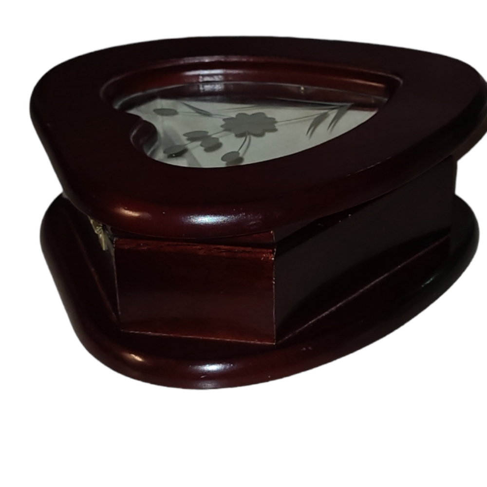 2/$75! Vintage Heart Shaped Jewlery Box - Picture 7 of 11